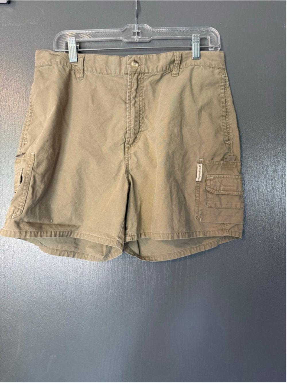 Women's Columbia Beige Cargo Shorts L